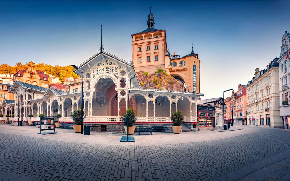 Pronájem pracovních plošin a stavebních strojů v Karlových Varech