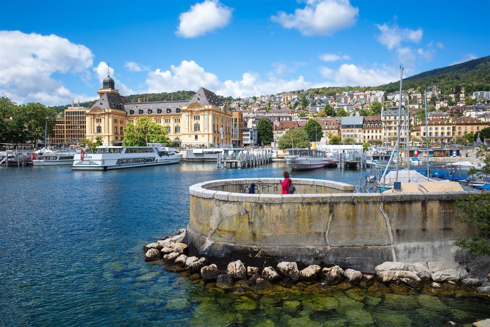 Rent aerial work platforms and construction machinery in Neuchatel