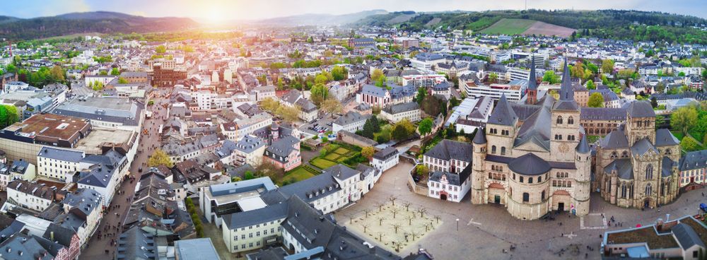 Rent construction machinery & aerial work platforms in Trier