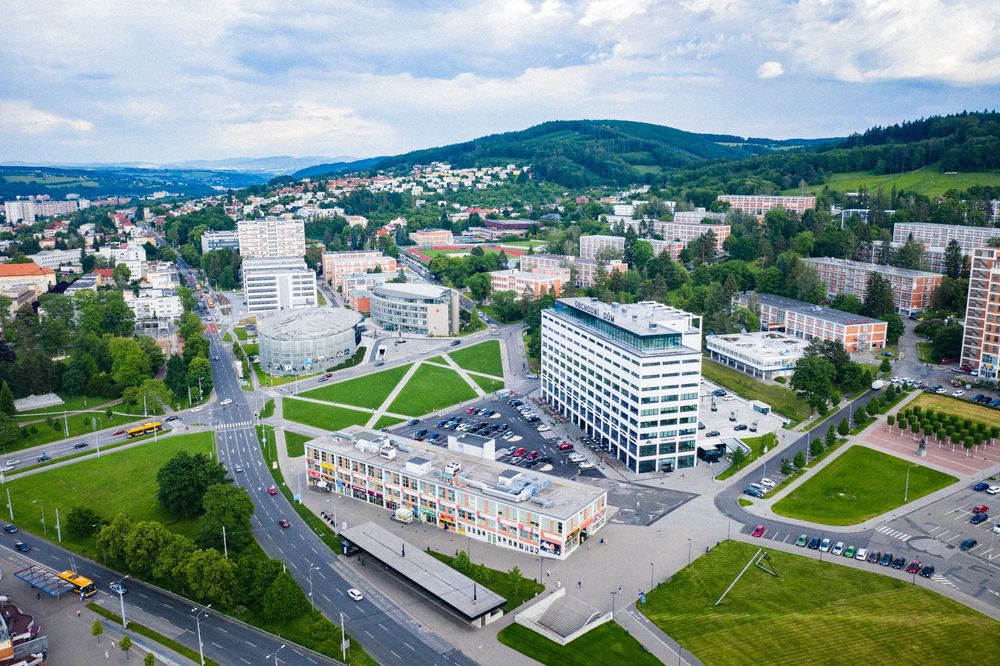 Aerial work platform and construction machinery rental in Zlin
