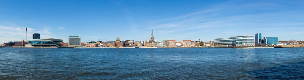Rent work platforms and forklifts in Aarhus at a reasonable price