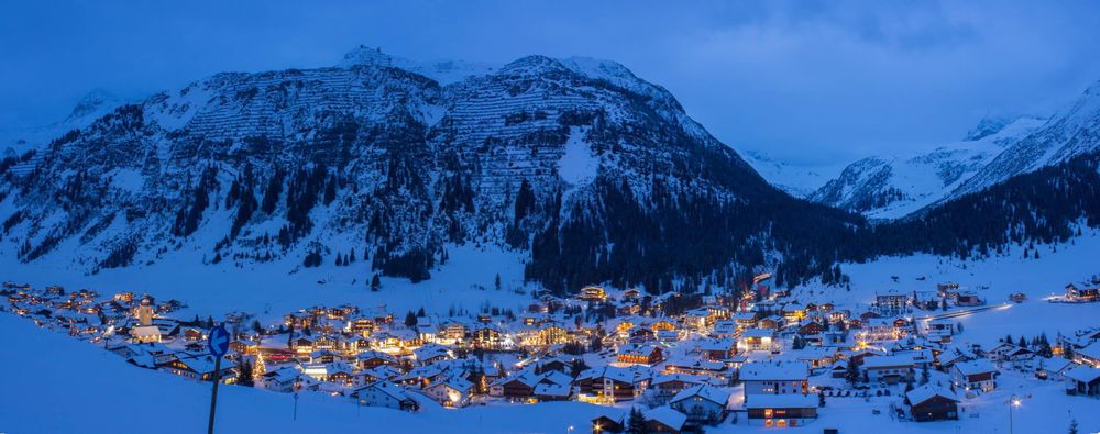 Arbeitsbühnen und Stapler in Arlberg preiswert mieten