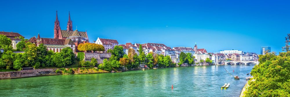 Arbeitsbühnen und Stapler in Basel preiswert mieten