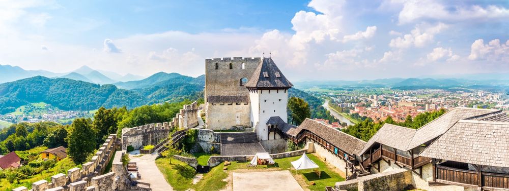 Rent work platforms and forklifts in Celje at a reasonable price
