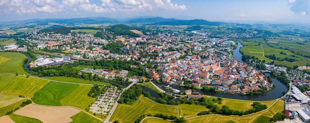 Arbeitsbühnen und Stapler in Cham preiswert mieten