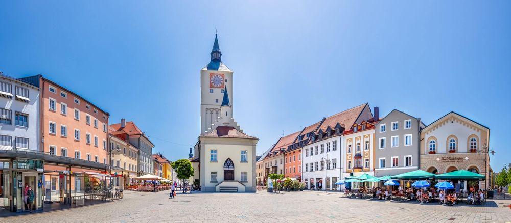 Arbeitsbühnen und Stapler in Deggendorf preiswert mieten
