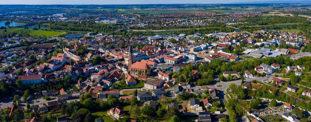 Arbeitsbühnen und Stapler in Dingolfing preiswert mieten