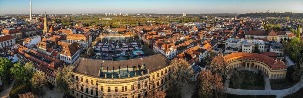 Arbeitsbühnen und Stapler in Erlangen preiswert mieten
