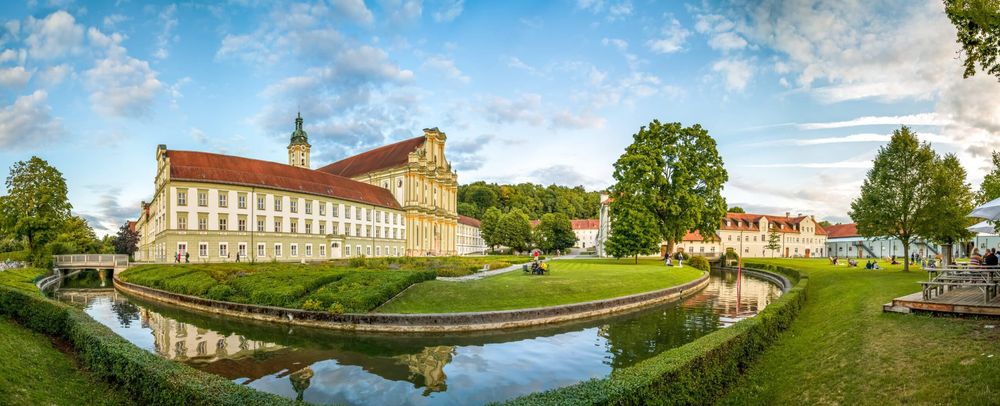 Arbeitsbühnen und Stapler in Fürstenfeldbruck preiswert mieten