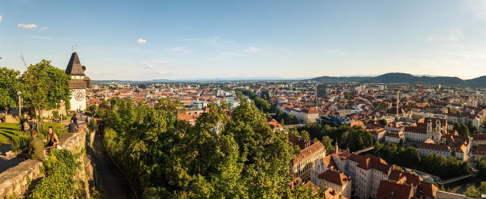 Arbeitsbühnen und Stapler in Graz preiswert mieten