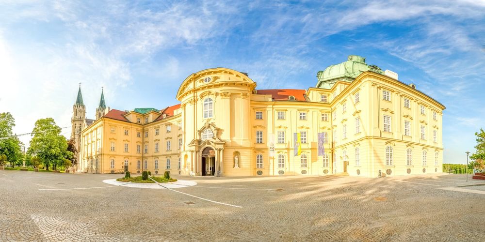 Arbeitsbühnen und Stapler in Klosterneuburg preiswert mieten