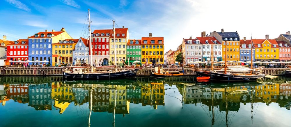 Arbeitsbühnen und Stapler in Kopenhagen preiswert mieten