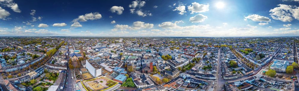 Arbeitsbühnen und Stapler in Krefeld preiswert mieten