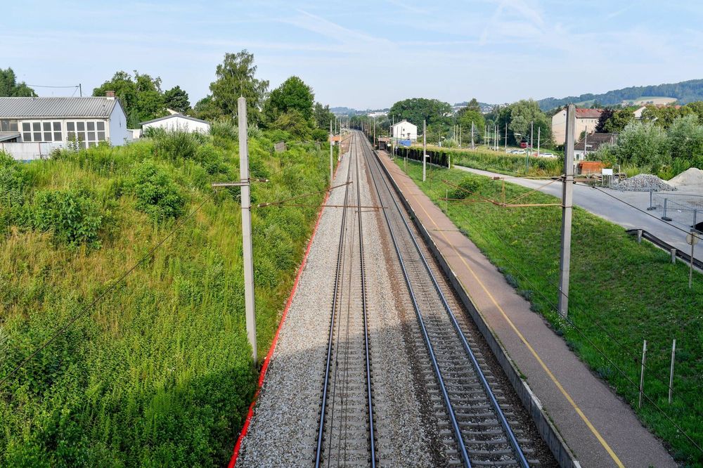 Arbeitsbühnen und Stapler in Leonding preiswert mieten
