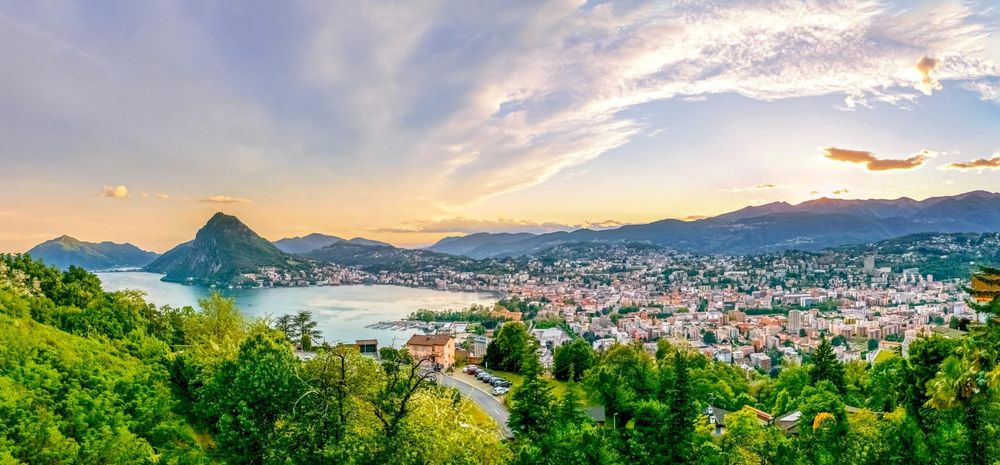 Arbeitsbühnen und Stapler in Lugano preiswert mieten