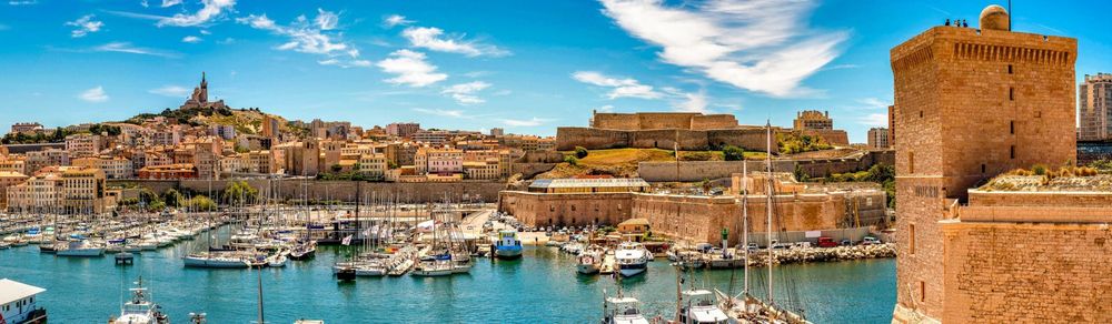 Arbeitsbühnen und Stapler in Marseille preiswert mieten