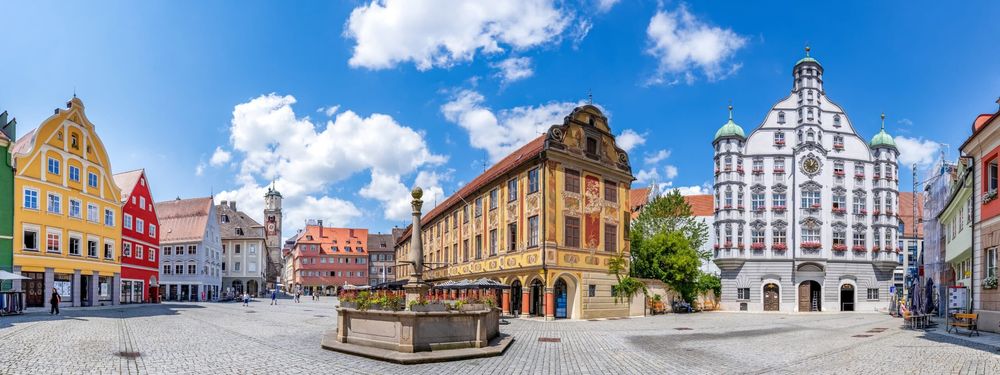 Arbeitsbühnen und Stapler in Memmingen preiswert mieten