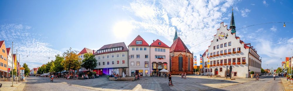 Arbeitsbühnen und Stapler in Neumarkt preiswert mieten