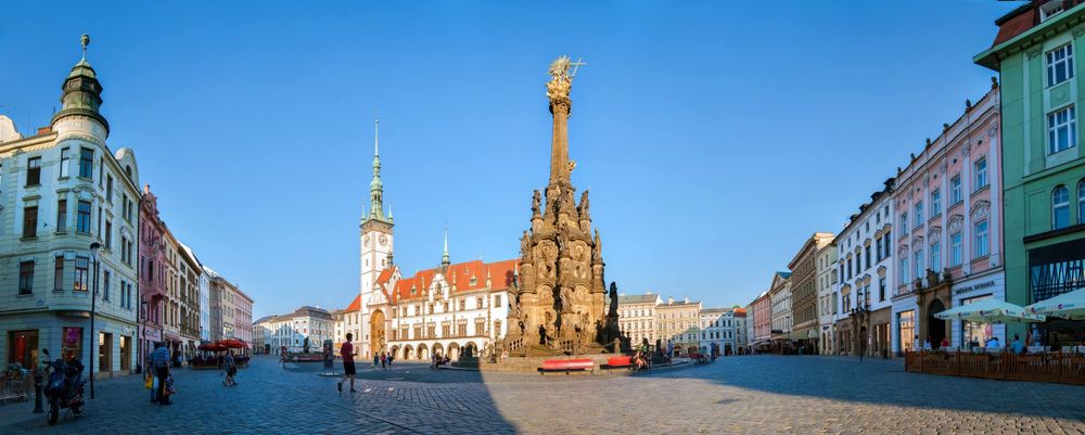 Arbeitsbühnen und Stapler in Olomouc preiswert mieten