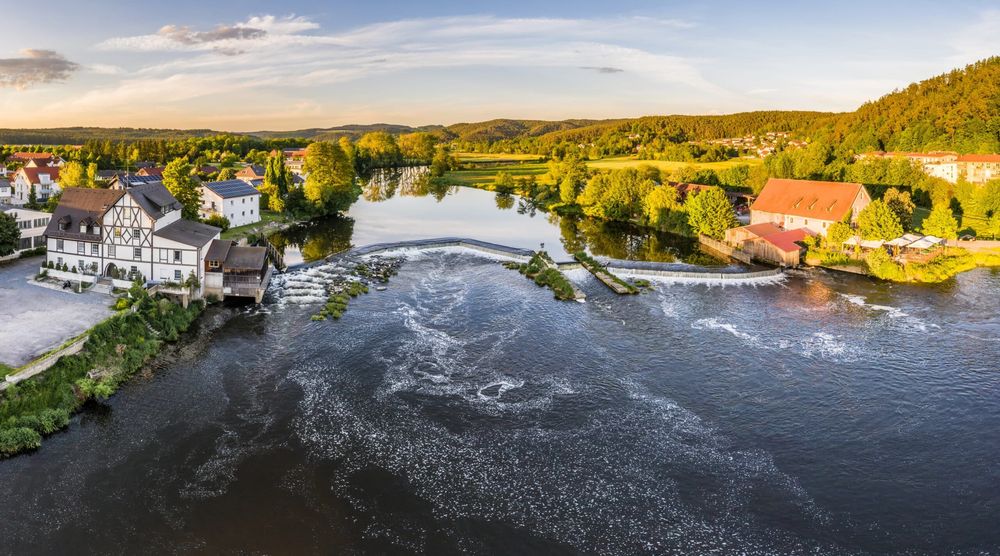 Arbeitsbühnen und Stapler in Regenstauf preiswert mieten