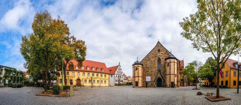 Arbeitsbühnen und Stapler in Schweinfurt preiswert mieten