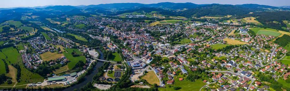Arbeitsbühnen und Stapler in Viechtach preiswert mieten