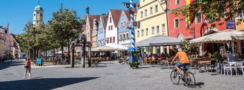 Arbeitsbühnen und Stapler in Weiden preiswert mieten