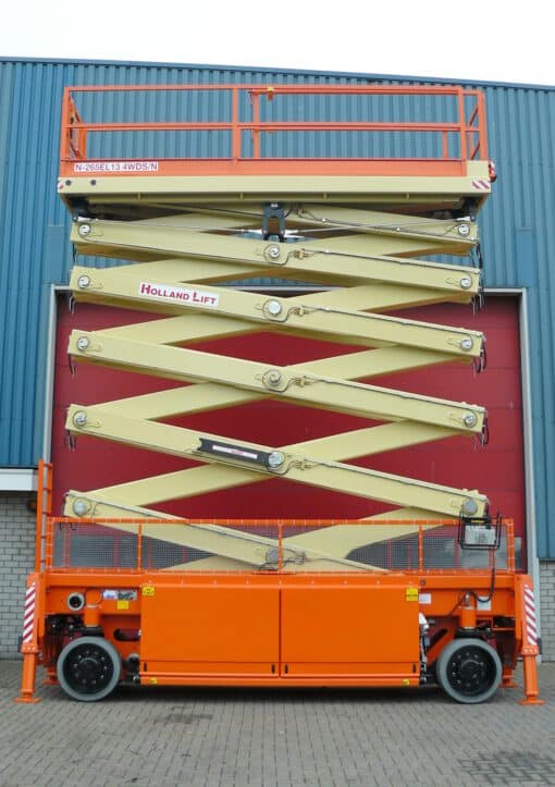 SBE-330 | Holland Lift HL330_E14_4WDS